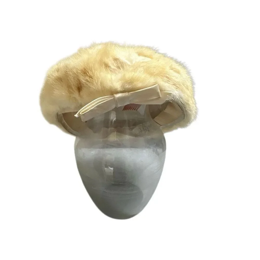 Lord & Taylor‎ Vtg Cream Fur Beret Hat w/Bow and Comb Ski Apres Winter Mod Chic